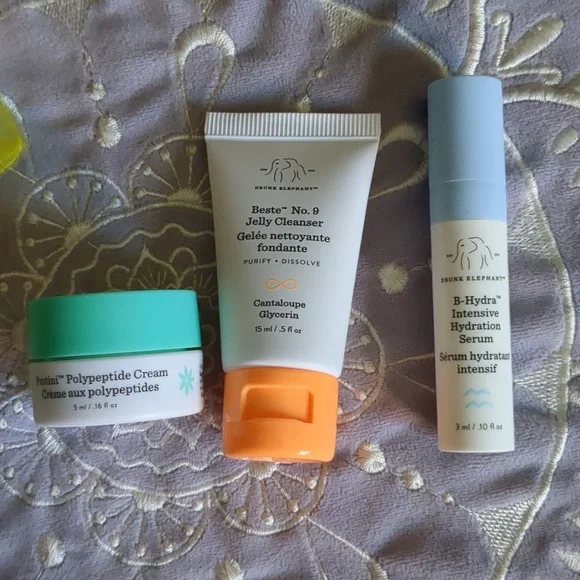 Giftable Drunk Elephant Littles, Samplers, Card, Mini Poster (11x8.5") NIB - Picture 2 of 12